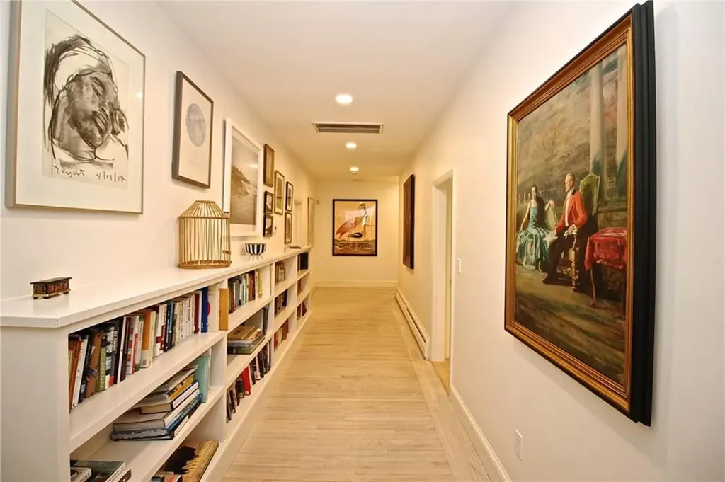 215 Coggeshall Avenue Newport RI 02840