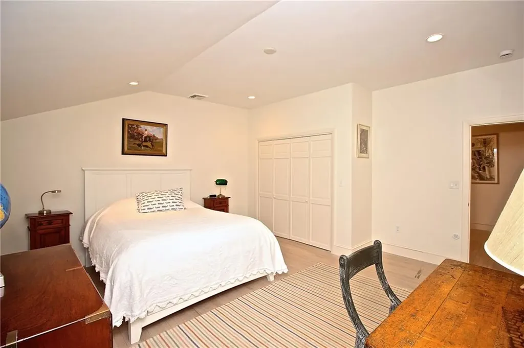 215 Coggeshall Avenue Newport RI 02840