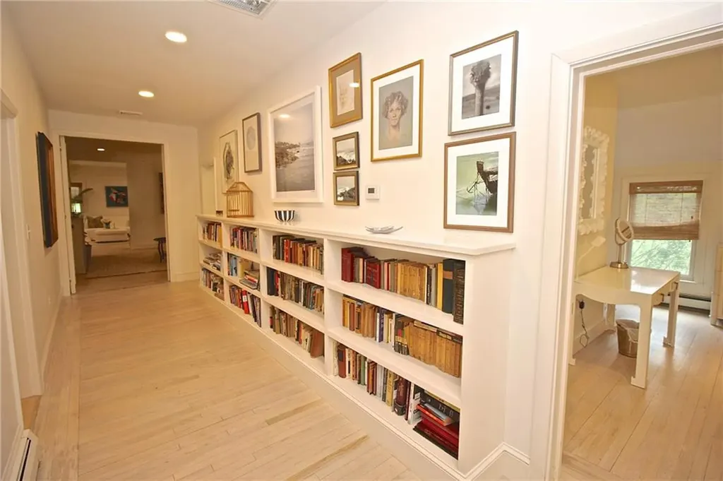 215 Coggeshall Avenue Newport RI 02840