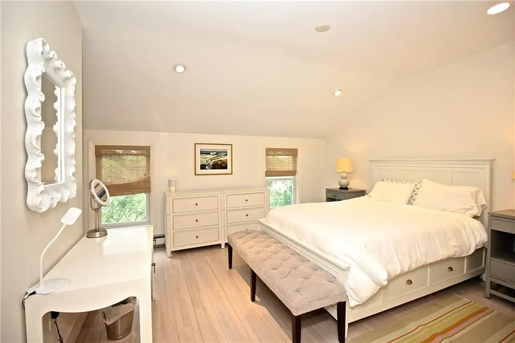 215 Coggeshall Avenue Newport RI 02840