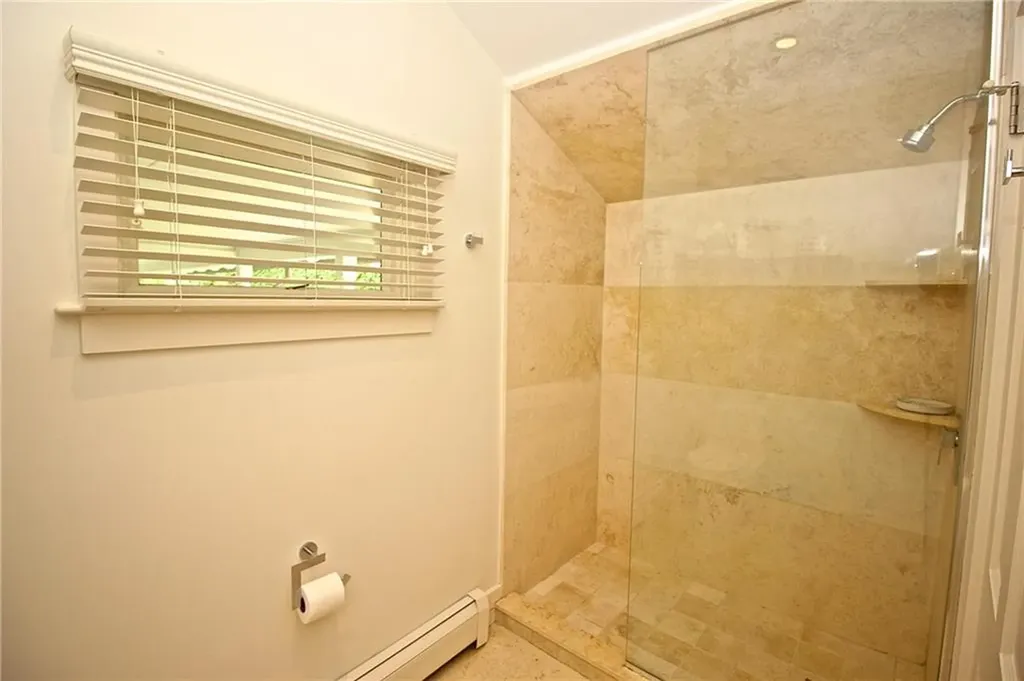 215 Coggeshall Avenue Newport RI 02840