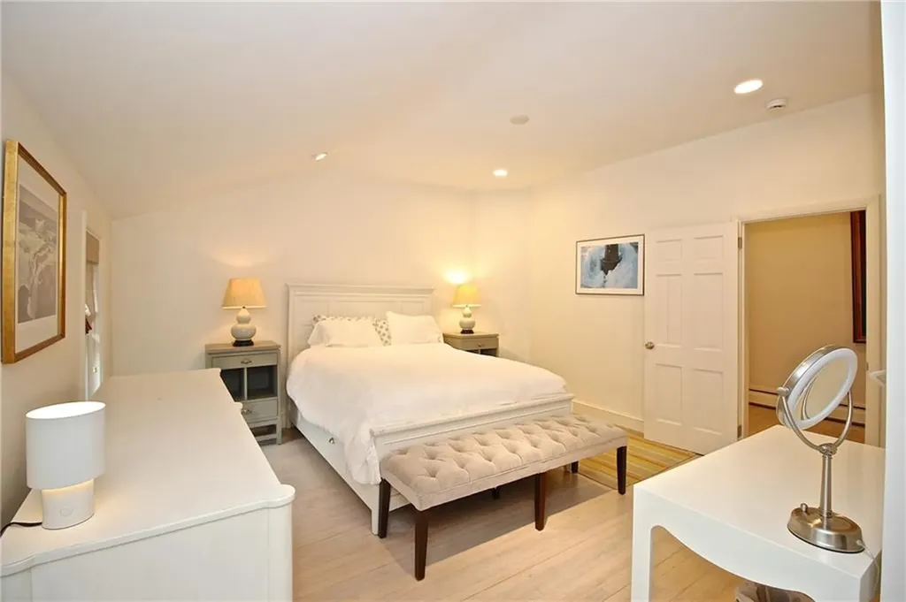 215 Coggeshall Avenue Newport RI 02840