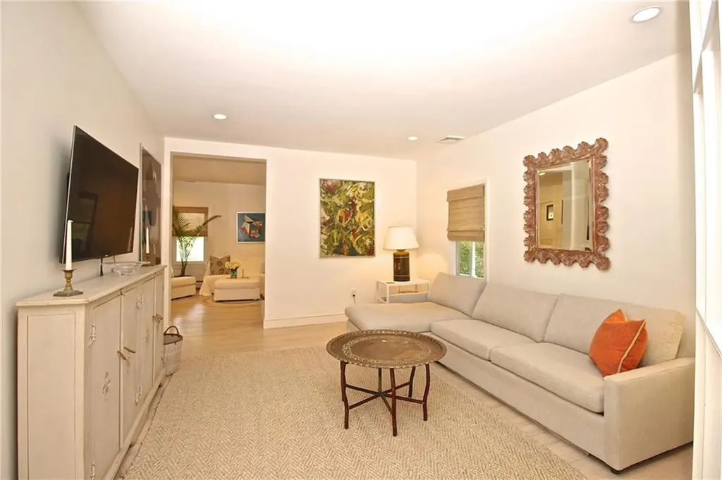 215 Coggeshall Avenue Newport RI 02840