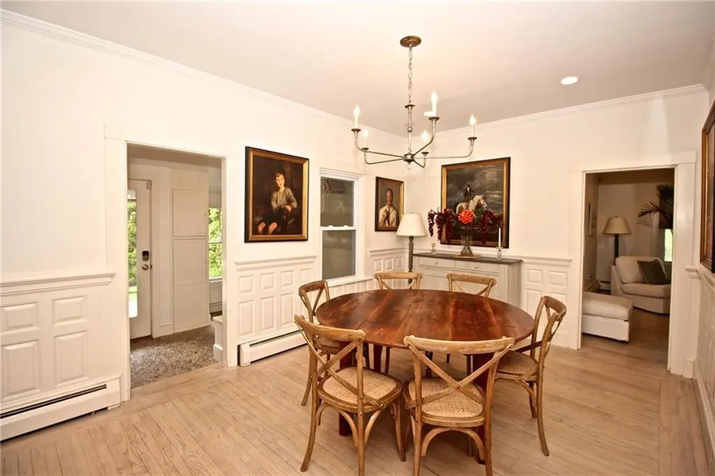 215 Coggeshall Avenue Newport RI 02840