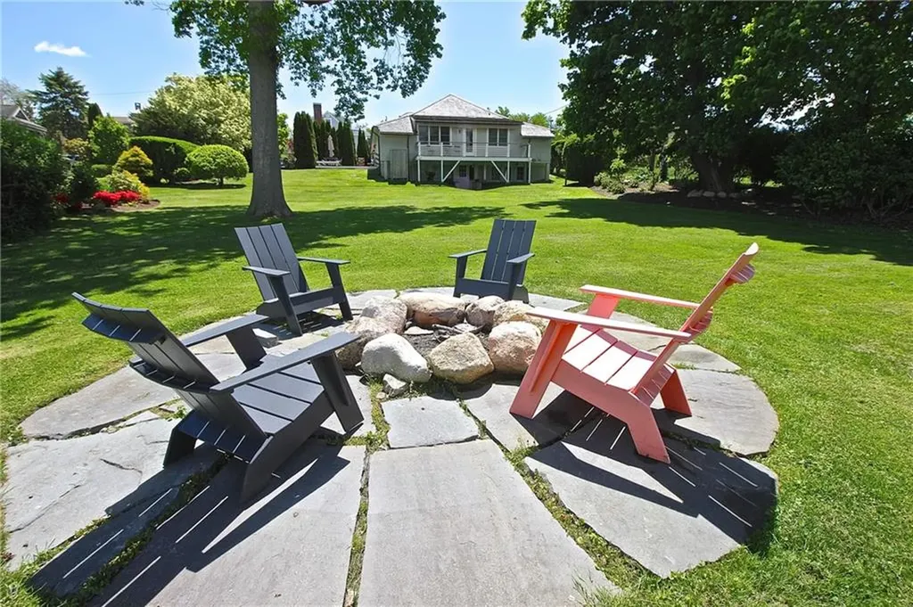 215 Coggeshall Avenue Newport RI 02840