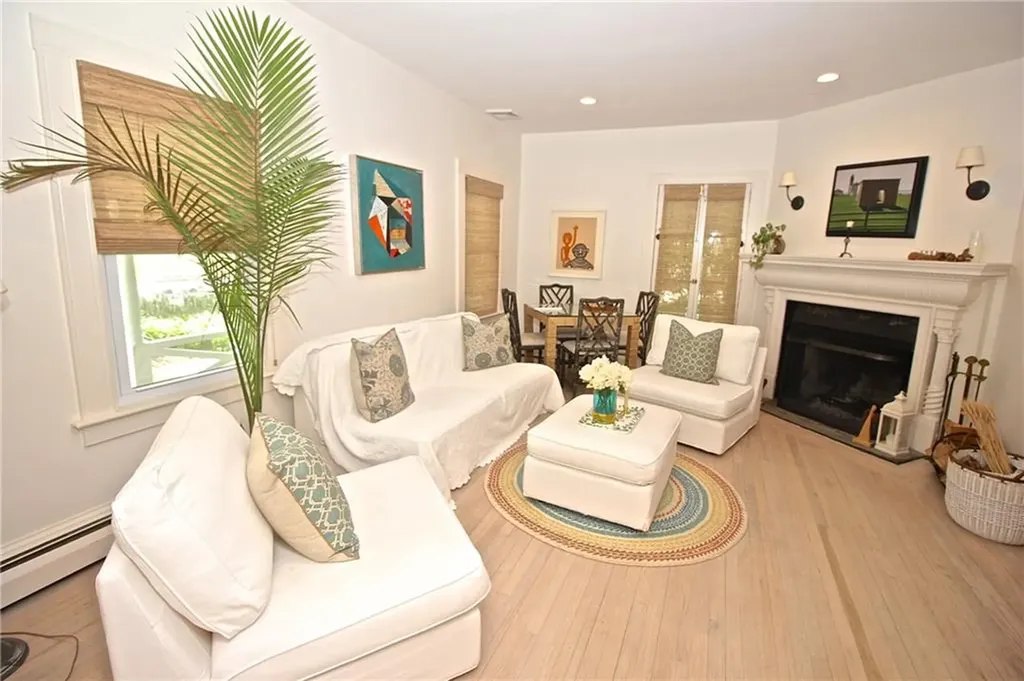 215 Coggeshall Avenue Newport RI 02840