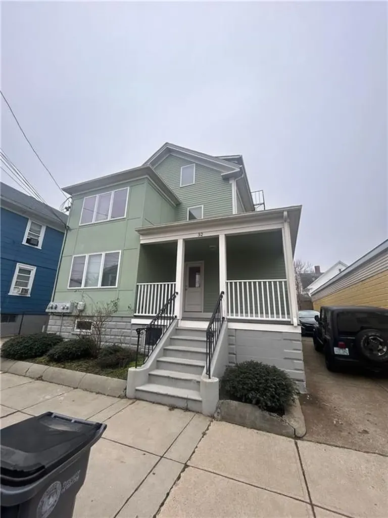 32 Yale Avenue Providence RI 02903