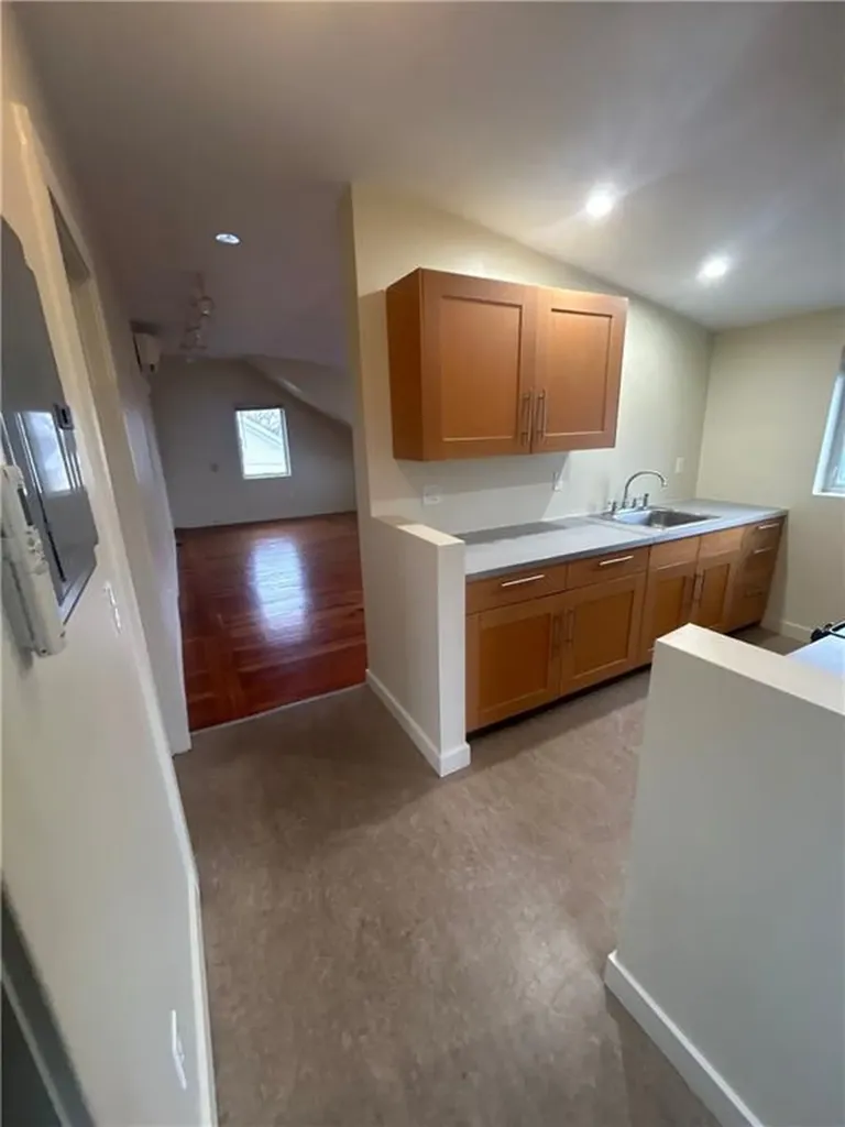 32 Yale Avenue Providence RI 02903