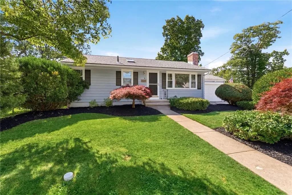 81 Mount View Drive Cranston RI 02920