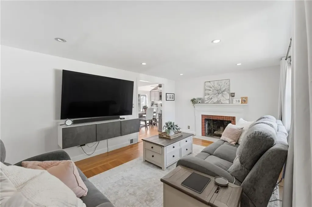 81 Mount View Drive Cranston RI 02920