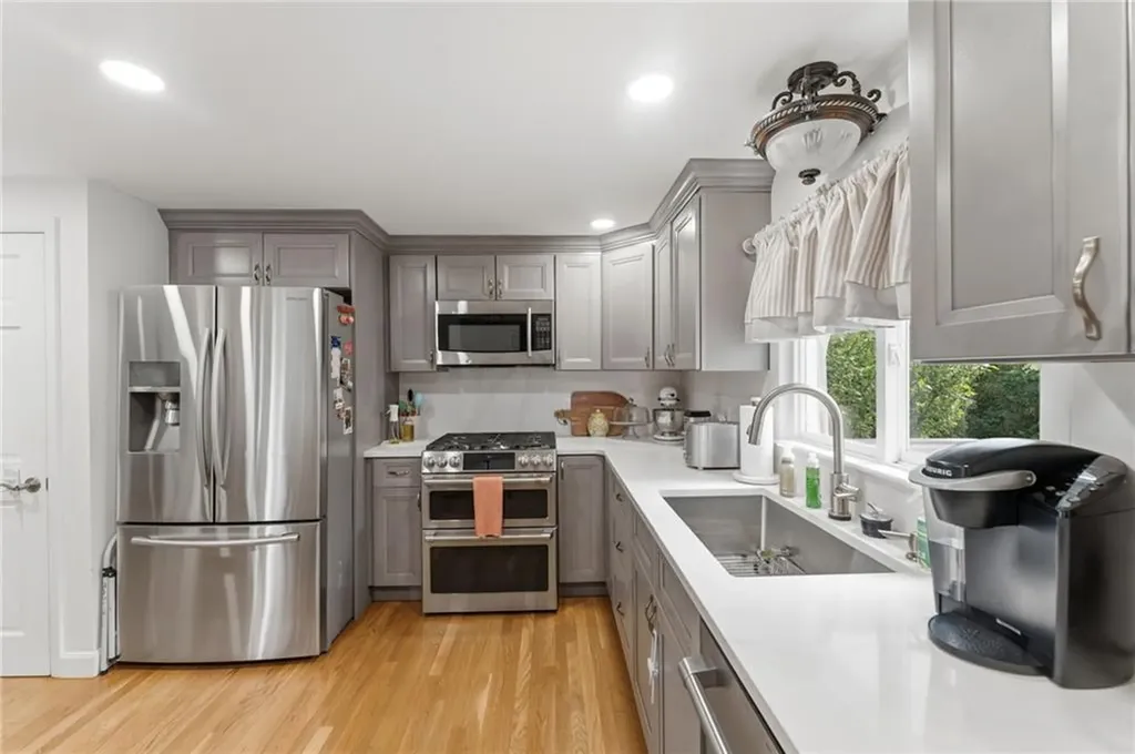 81 Mount View Drive Cranston RI 02920