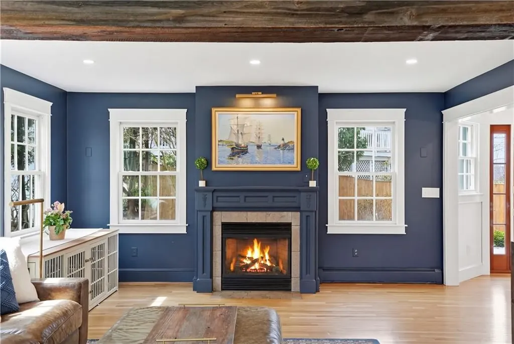 2269 East Main Road Portsmouth RI 02871