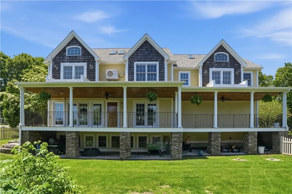 2269 East Main Road Portsmouth RI 02871