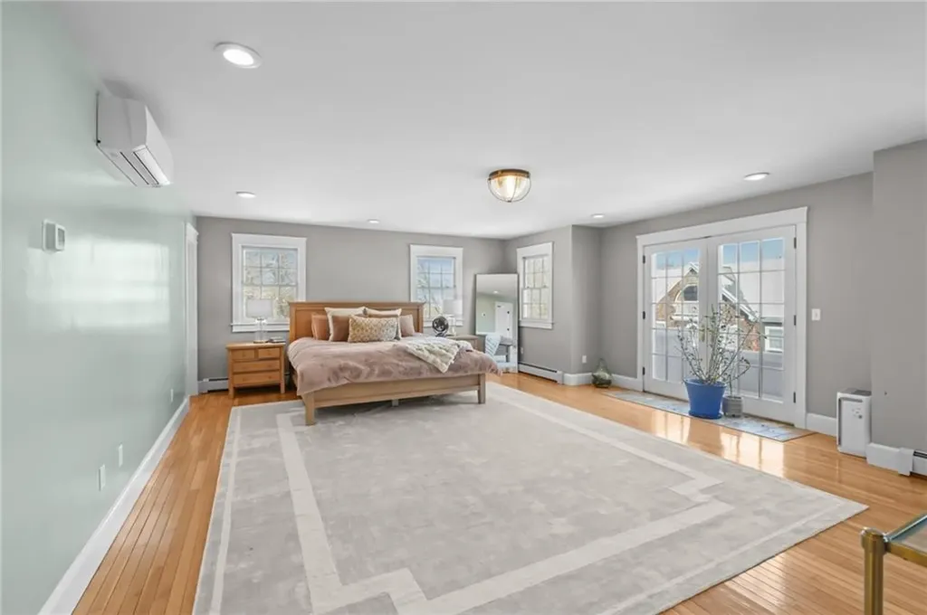 2269 East Main Road Portsmouth RI 02871
