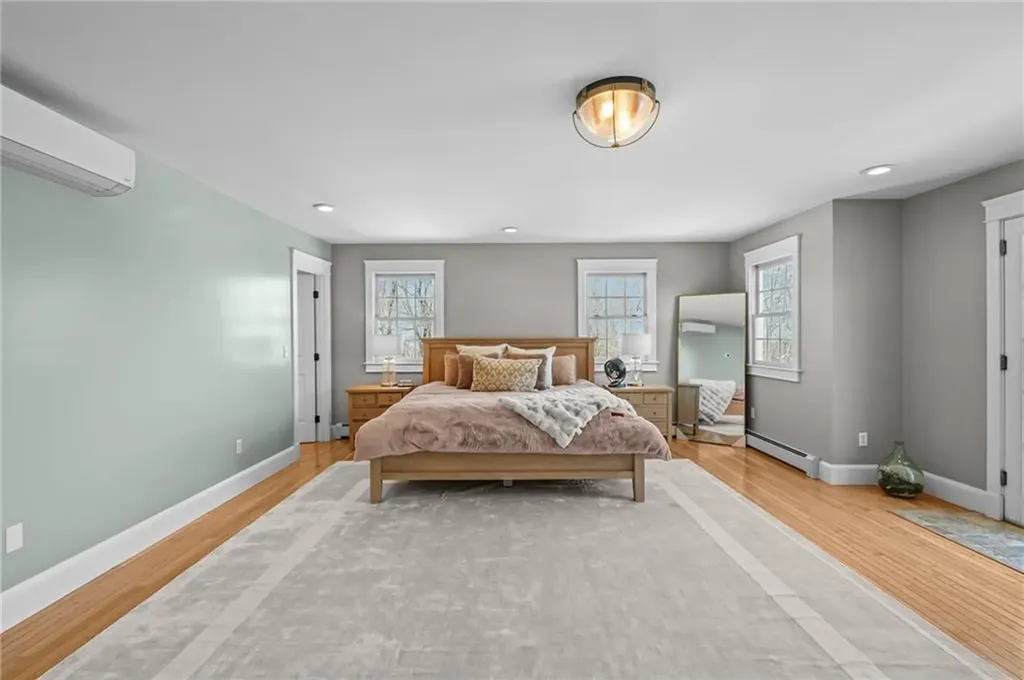 2269 East Main Road Portsmouth RI 02871