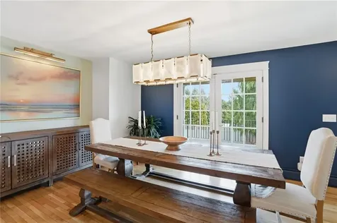 2269 East Main Road Portsmouth RI 02871