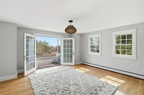 2269 East Main Road Portsmouth RI 02871