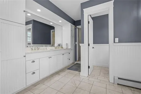 2269 East Main Road Portsmouth RI 02871