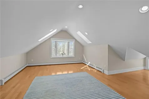 2269 East Main Road Portsmouth RI 02871