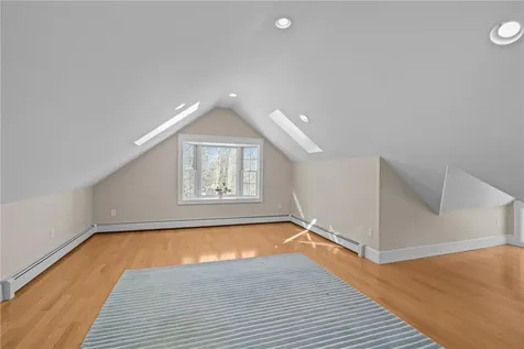 2269 East Main Road Portsmouth RI 02871