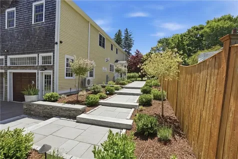 2269 East Main Road Portsmouth RI 02871