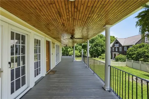 2269 East Main Road Portsmouth RI 02871