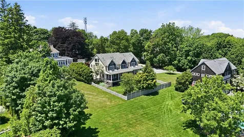 2269 East Main Road Portsmouth RI 02871