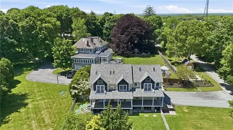 2269 East Main Road Portsmouth RI 02871