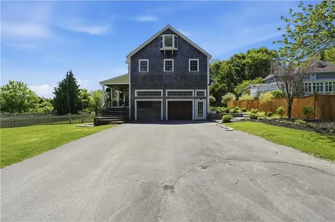 2269 East Main Road Portsmouth RI 02871