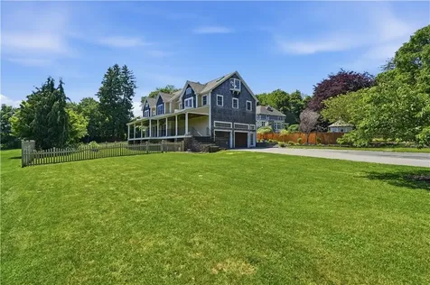 2269 East Main Road Portsmouth RI 02871