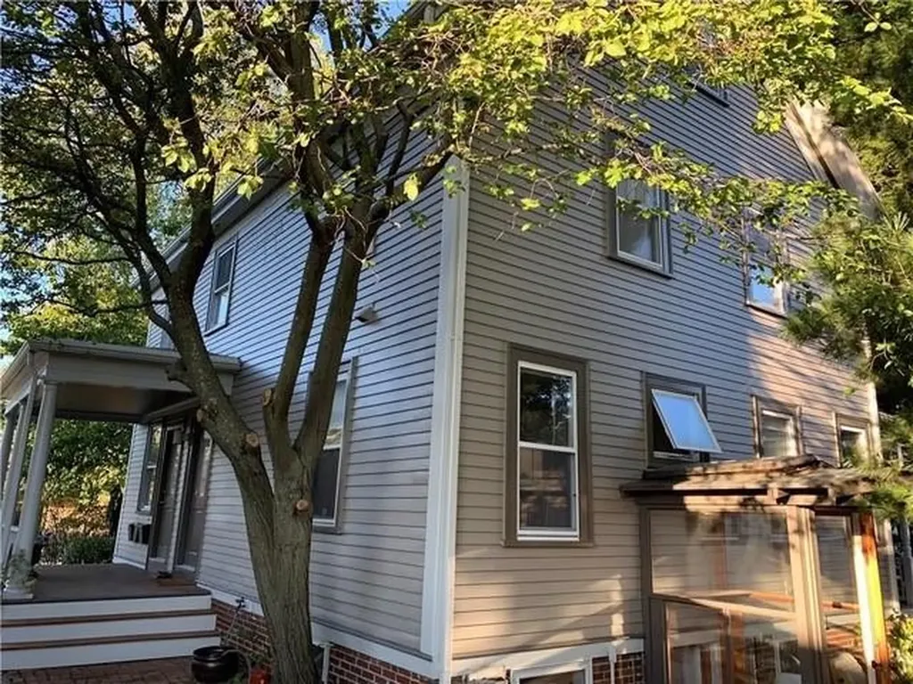 217 Fourth Street Providence RI 02906