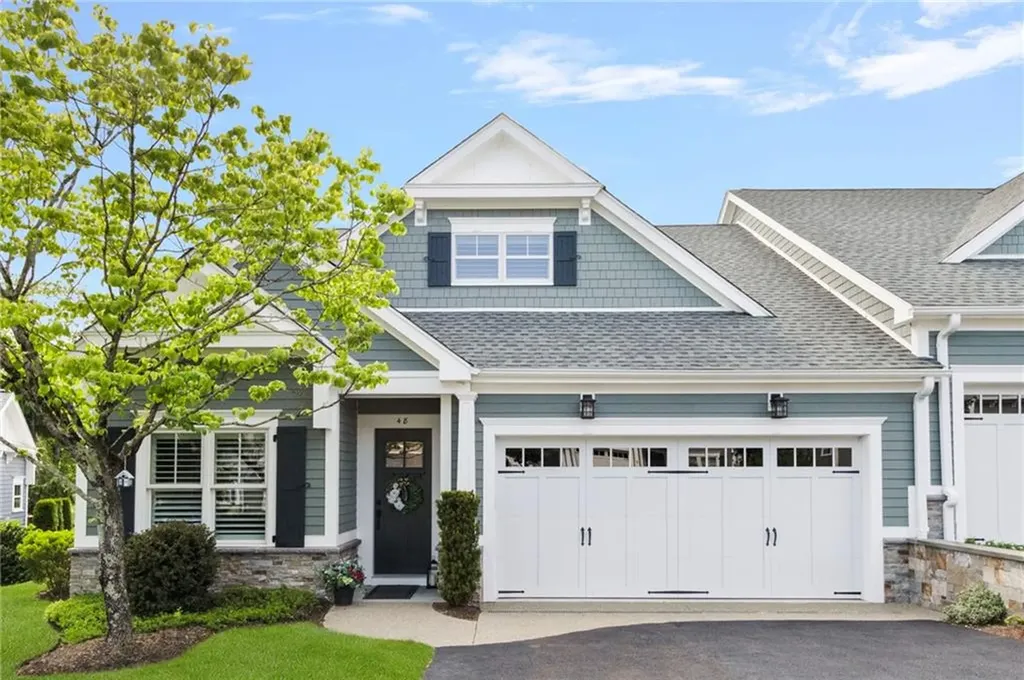 48 Travelers Court East Greenwich RI 02818