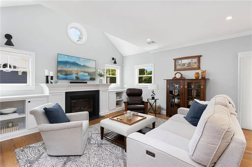 48 Travelers Court East Greenwich RI 02818