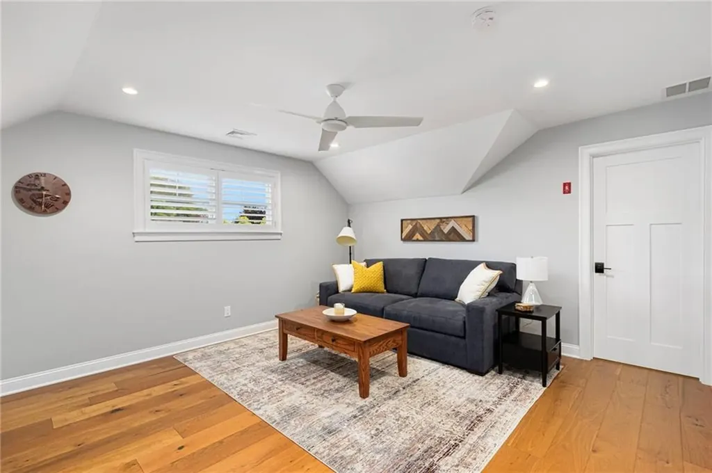 48 Travelers Court East Greenwich RI 02818