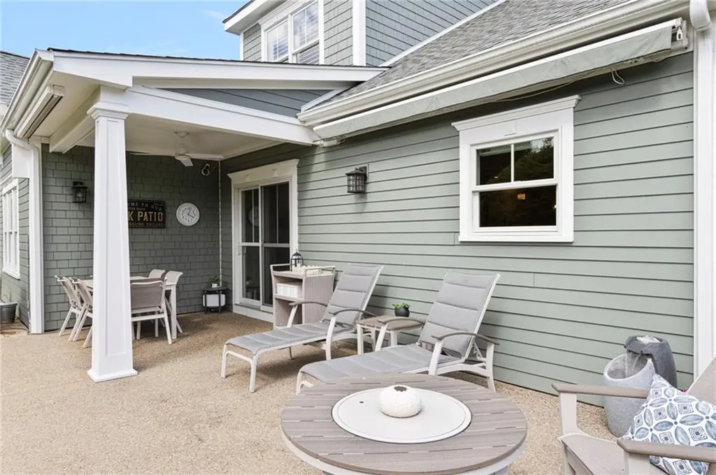 48 Travelers Court East Greenwich RI 02818