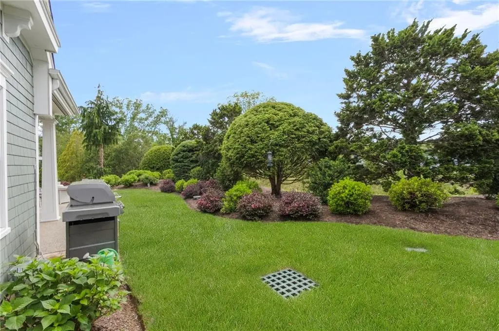 48 Travelers Court East Greenwich RI 02818
