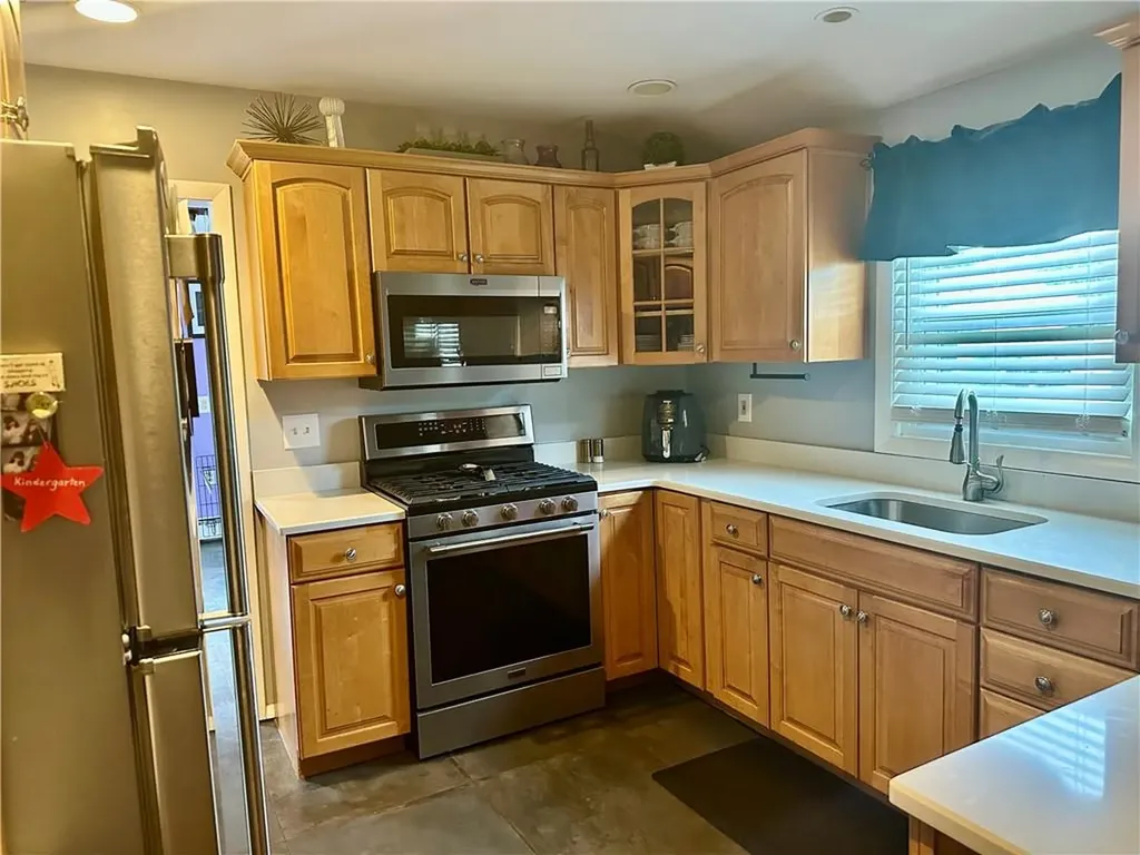 88 Glenbrook Road Warwick RI 02889