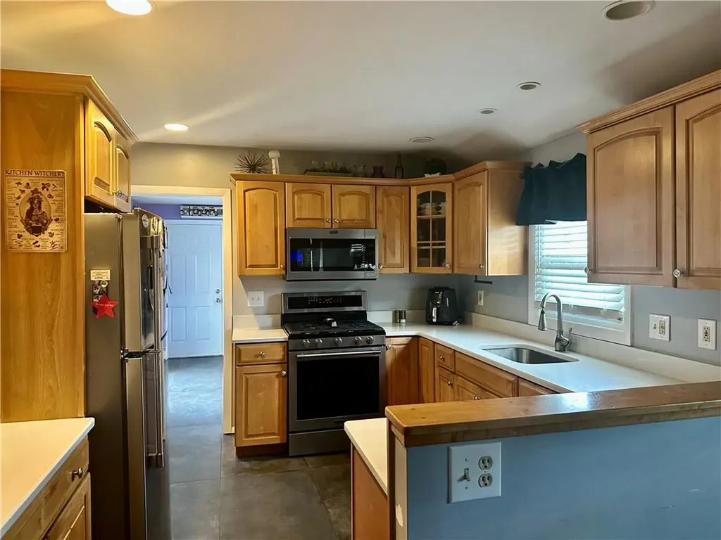 88 Glenbrook Road Warwick RI 02889