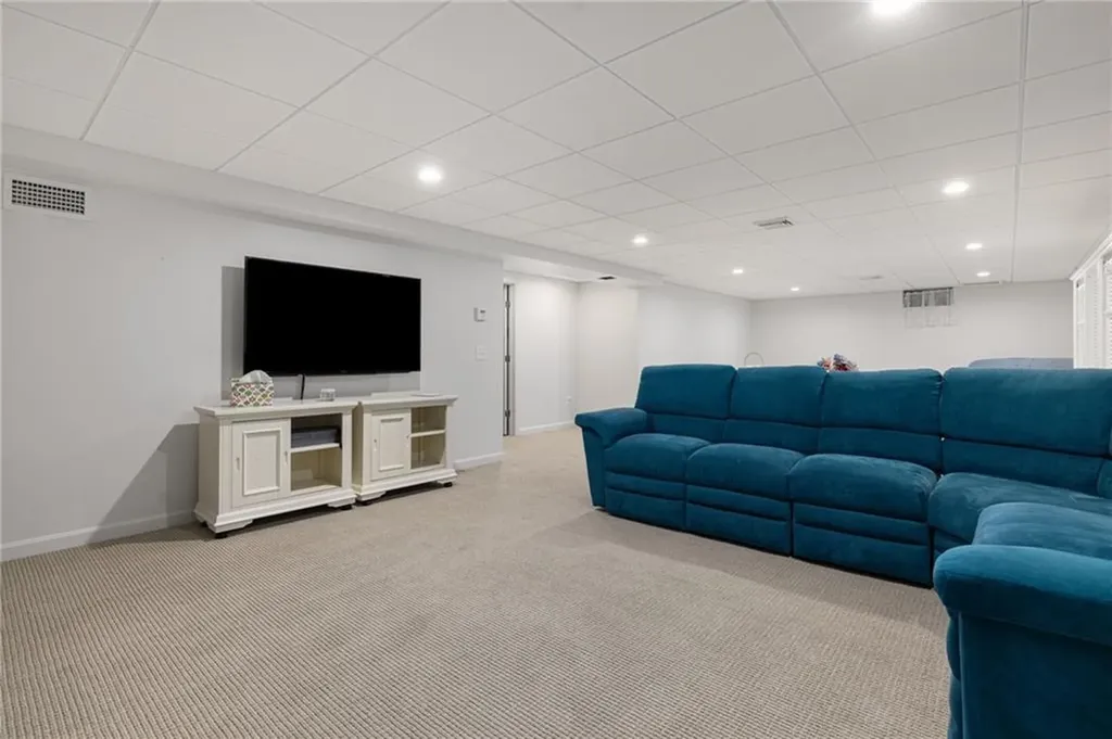 132 Camden Court South Kingstown RI 02879