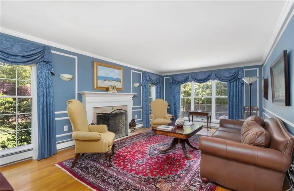 1 Pierce Court Barrington RI 02806