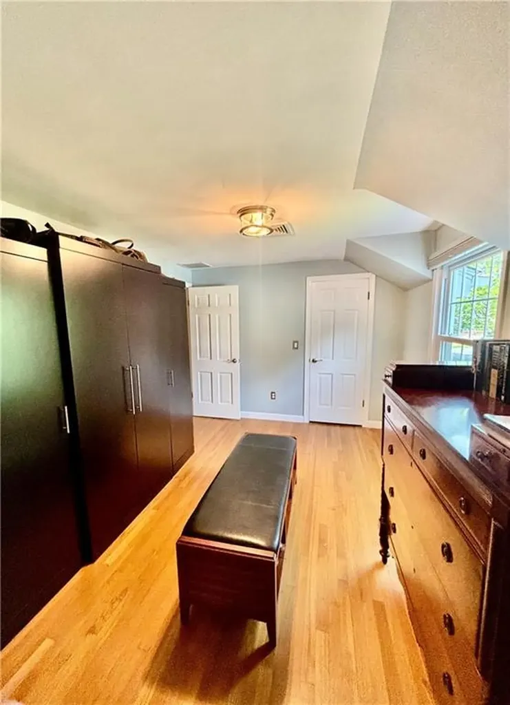 1 Pierce Court Barrington RI 02806
