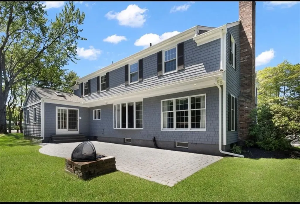 1 Pierce Court Barrington RI 02806