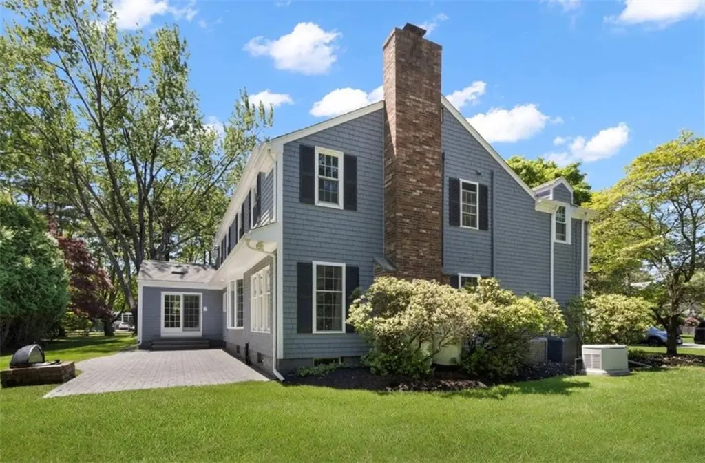 1 Pierce Court Barrington RI 02806