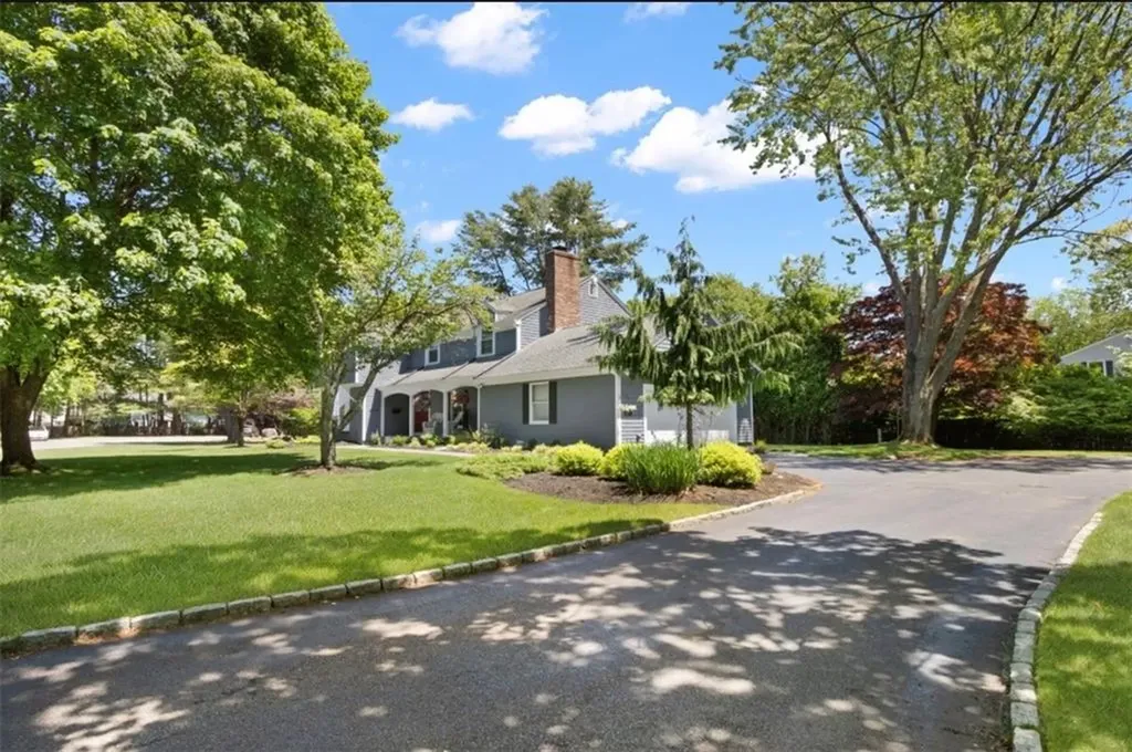 1 Pierce Court Barrington RI 02806