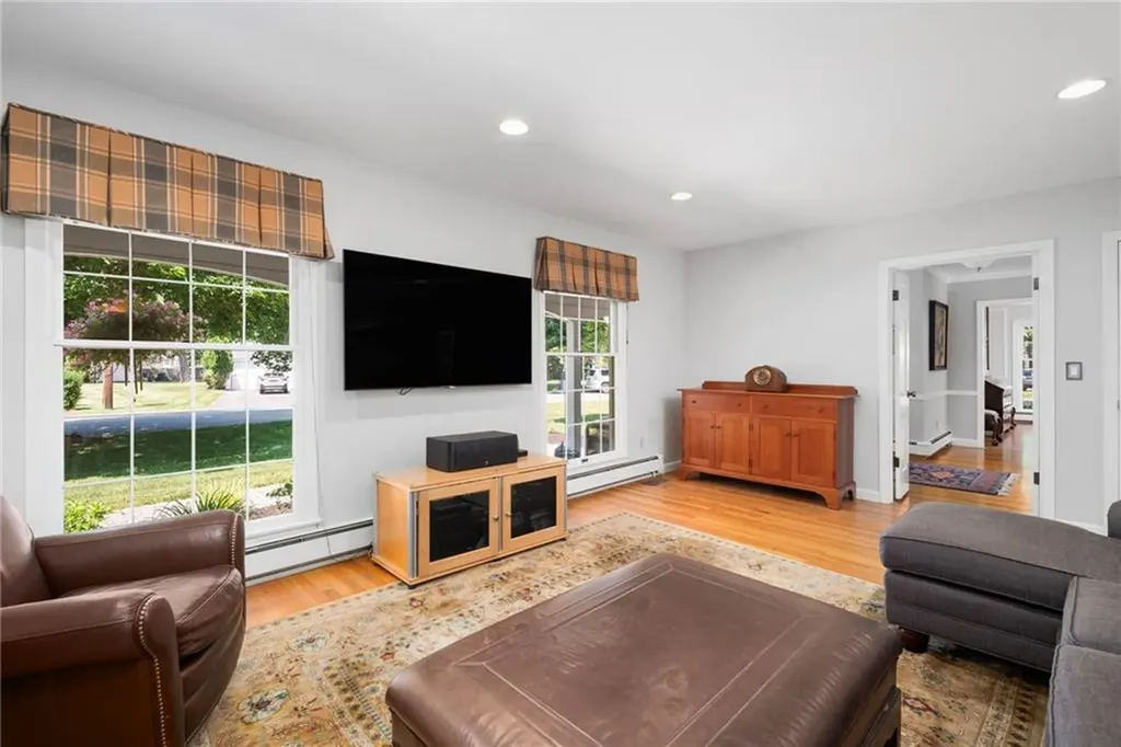 1 Pierce Court Barrington RI 02806