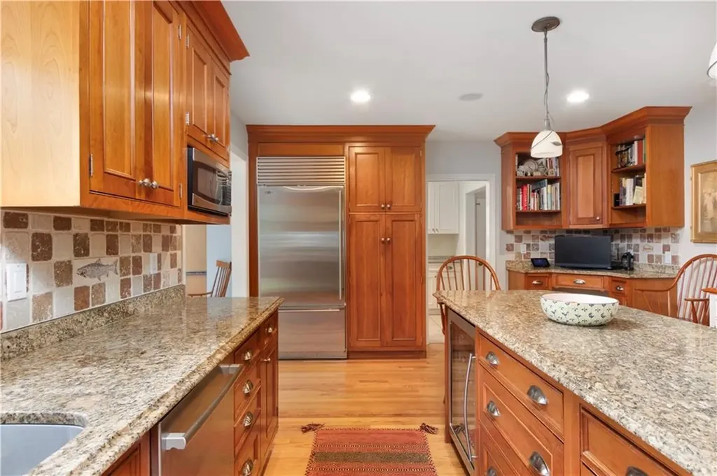 1 Pierce Court Barrington RI 02806