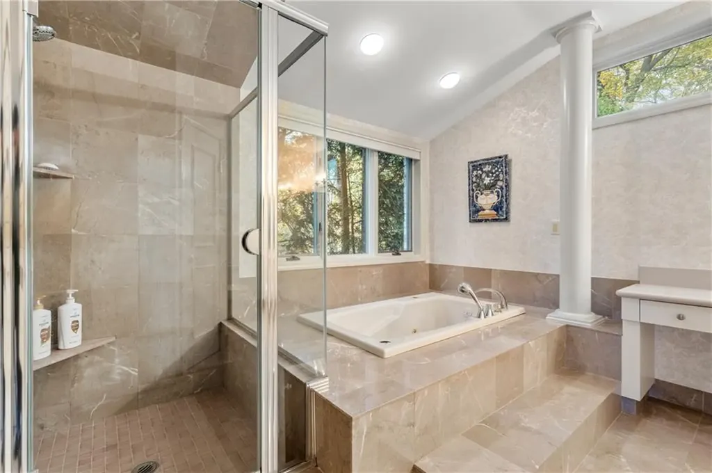 7 Oak Tree Lane Cranston RI 02920