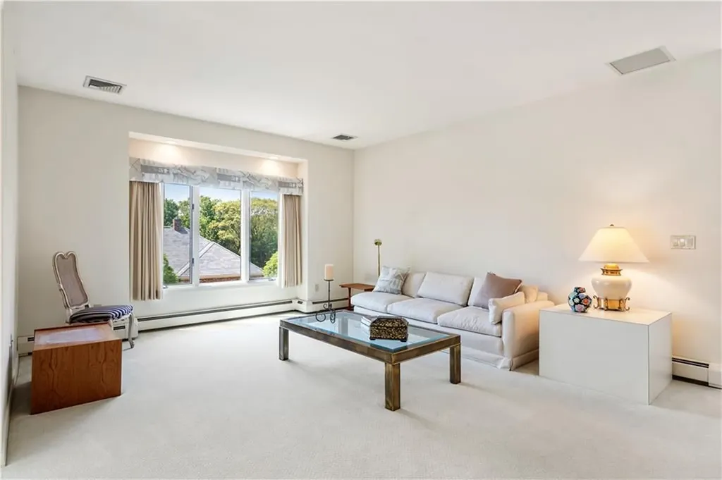 7 Oak Tree Lane Cranston RI 02920