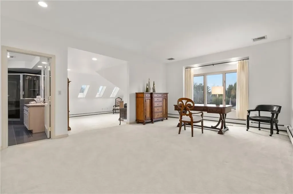 7 Oak Tree Lane Cranston RI 02920