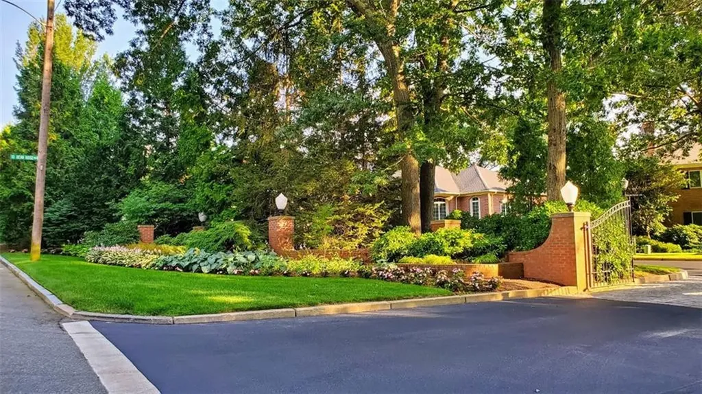 7 Oak Tree Lane Cranston RI 02920